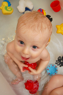 Baby monkey in the tub