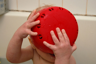 Bathtub peekaboo