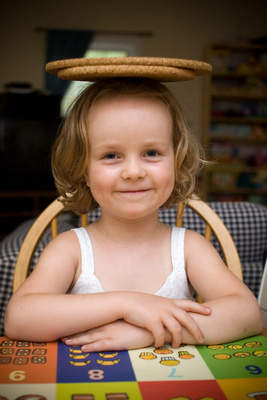 That look of pride on her face about her expert ability to balance things on her head?  That's a Souzek thing.