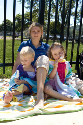 Ice cream at the spraypark with their new aunt Marianne